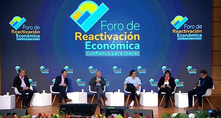 Empresarios y Gobierno demandan reducción de tasas para impulsar la economía