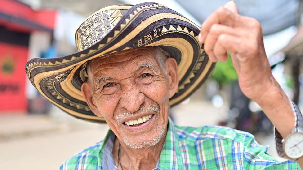 Aumento histórico en subsidio para adultos mayores en Colombia