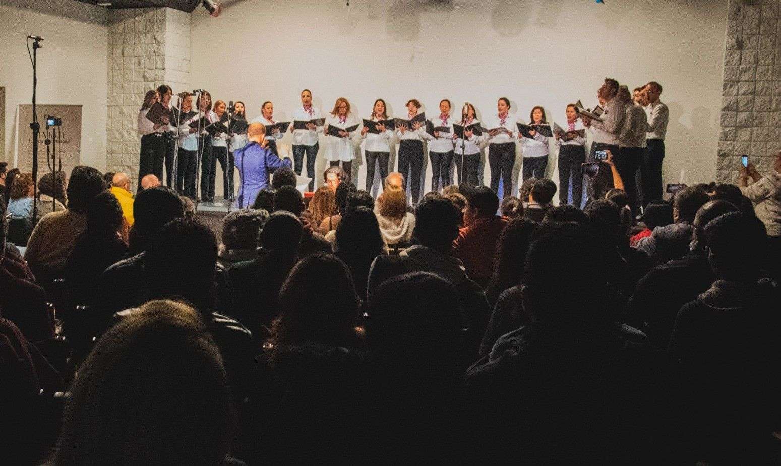 Concierto Sinfónico Coral de Navidad: cien voces unidas en paz y esperanza dan la bienvenida a las festividades