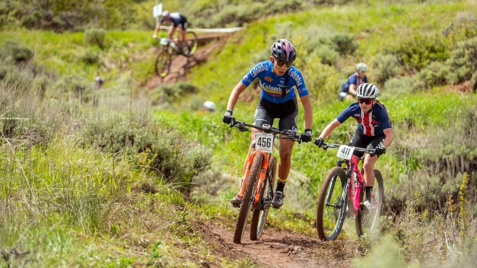 Ana María Roa y Salomé Cortés se metieron en el top 10 del Campeonato Panamericano de MTB