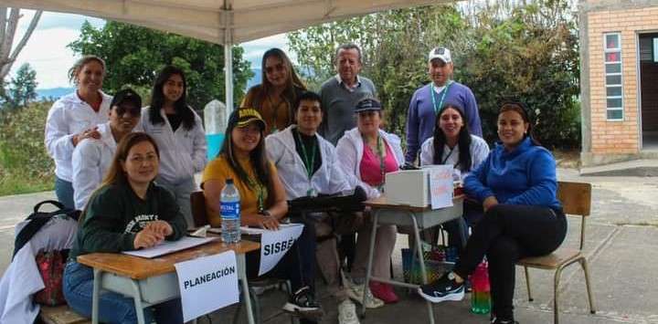Alcaldía a la Vereda y Brigada de Salud en Simijaca