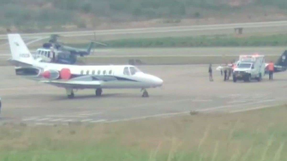 Aterriza de emergencia en Cúcuta una avioneta venezolana cargada de armas