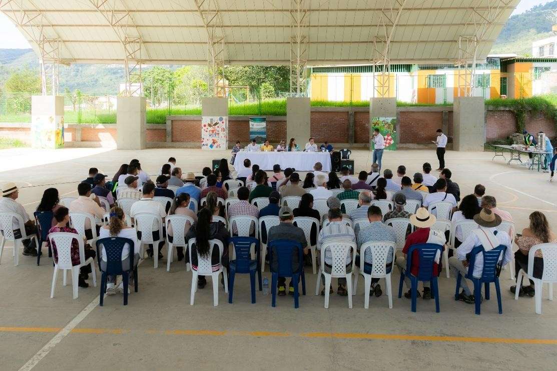 CAR destina mil millones para proteger microcuencas en el Magdalena Centro