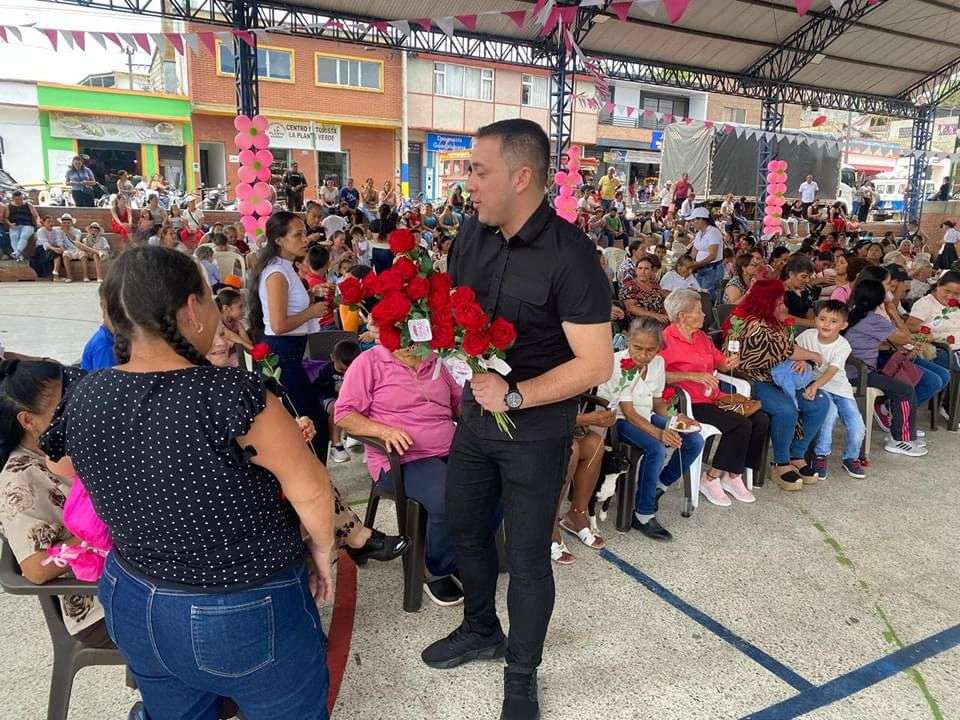 Caparrapí se vistió de fiesta para conmemorar el Día de la Madre