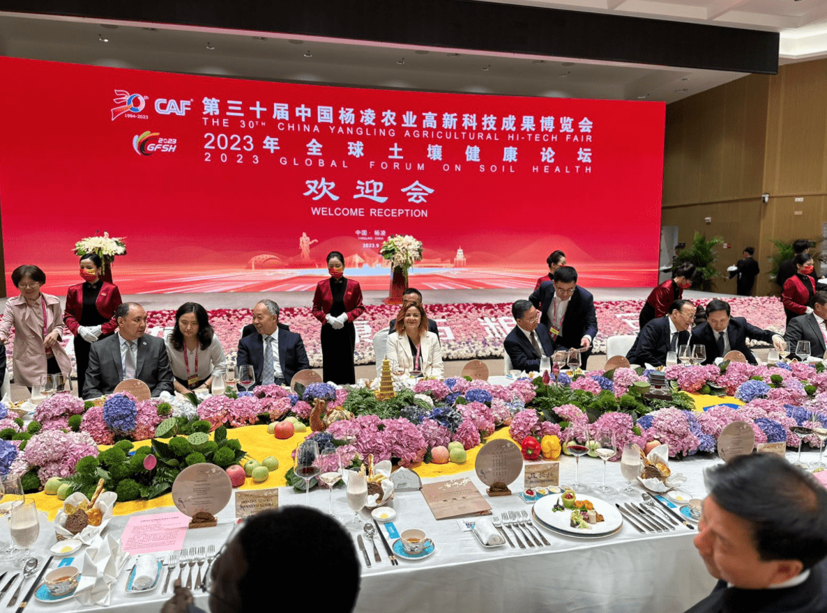 Ministerio de Agricultura se acerca a China para diversificar exportaciones hacia Asia