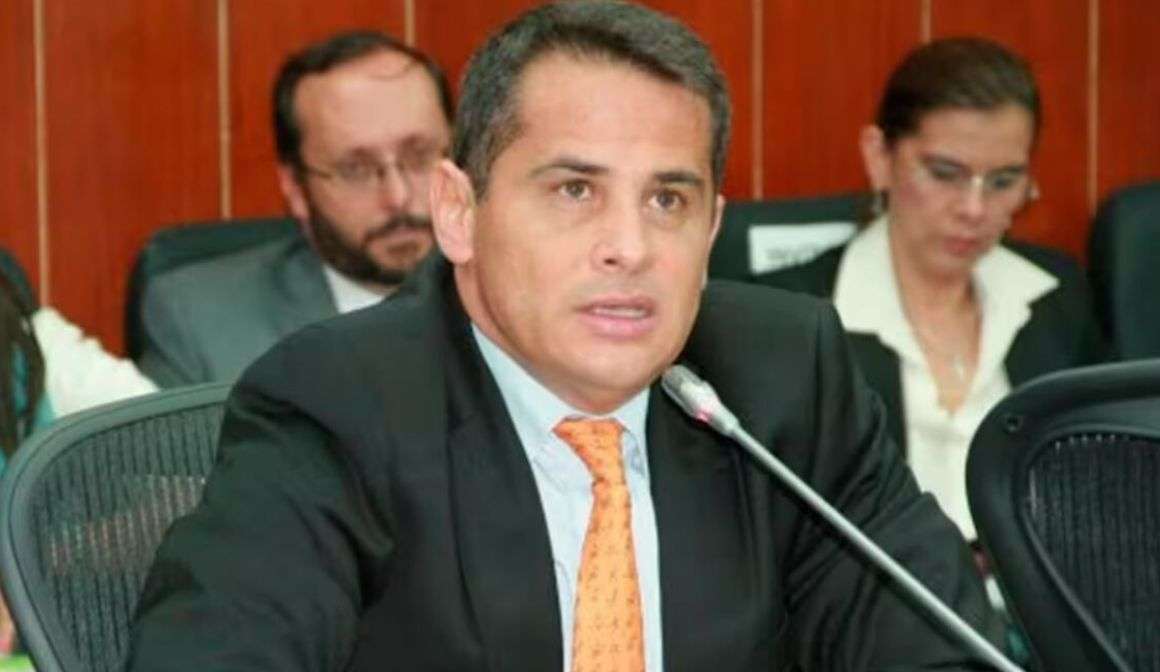 Corte Suprema acusó por concusión al exsenador Carlos Ferro