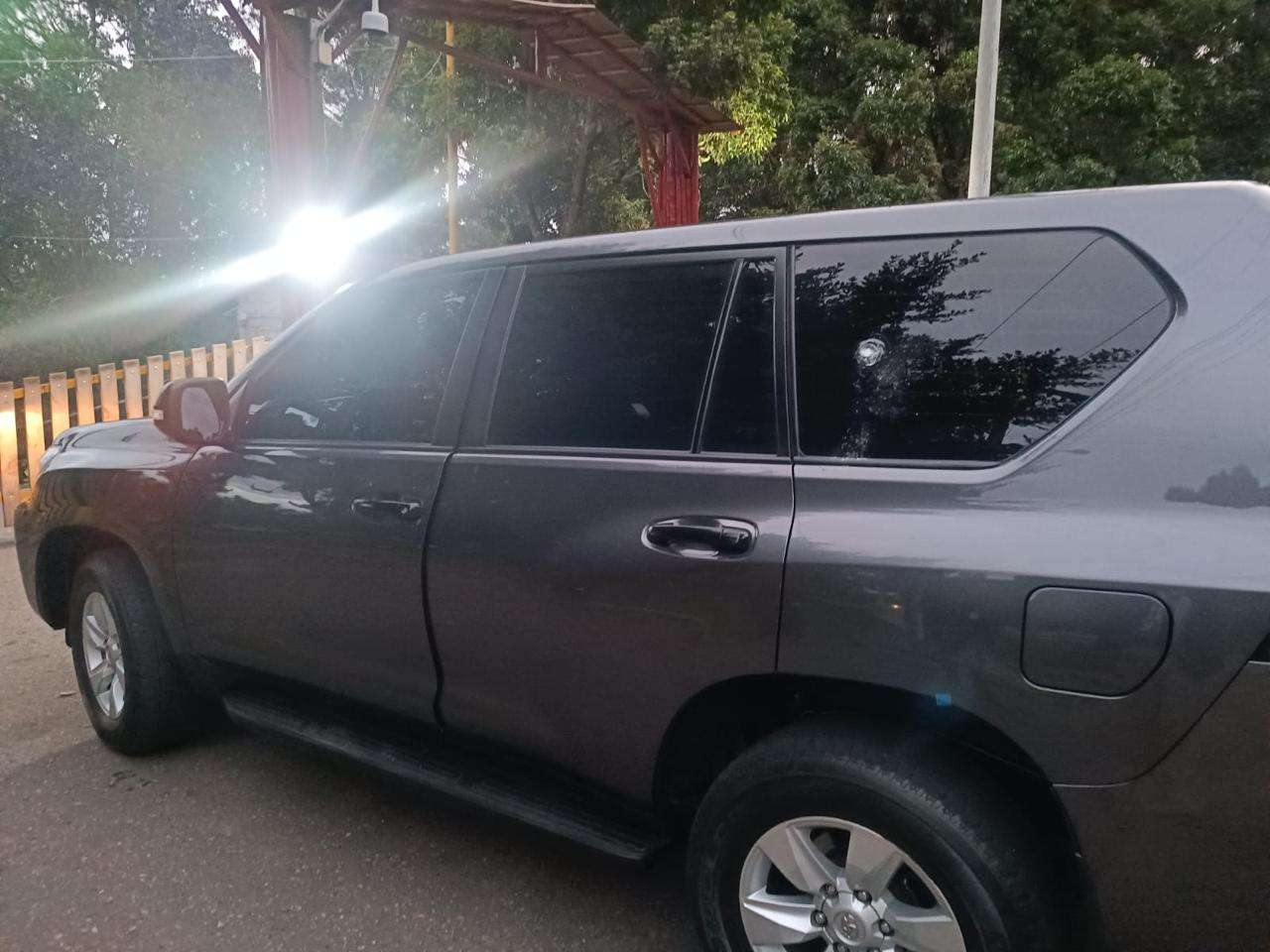 Camioneta de la UNP asignada al esquema de seguridad del hermano del presidente fue atacada en Bogotá