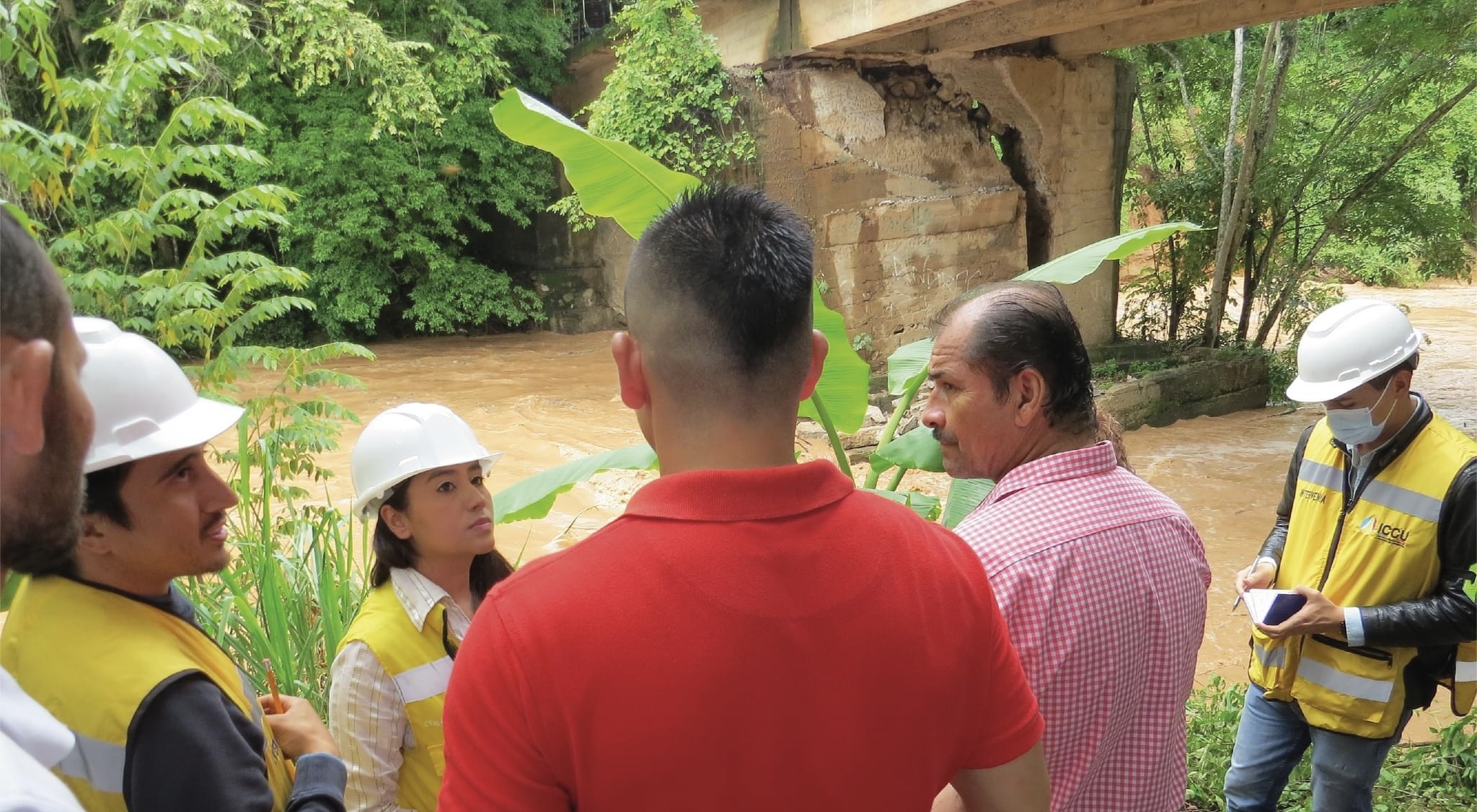 Puente Tambores en riesgo de colapsar