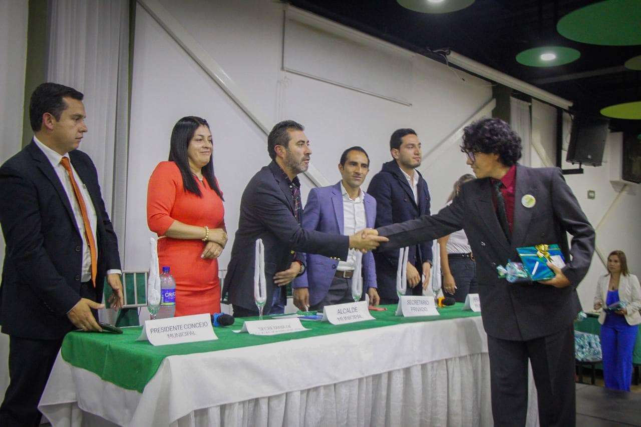 Alcaldía de Madrid exaltó a los estudiantes con mejores resultados en el Icfes