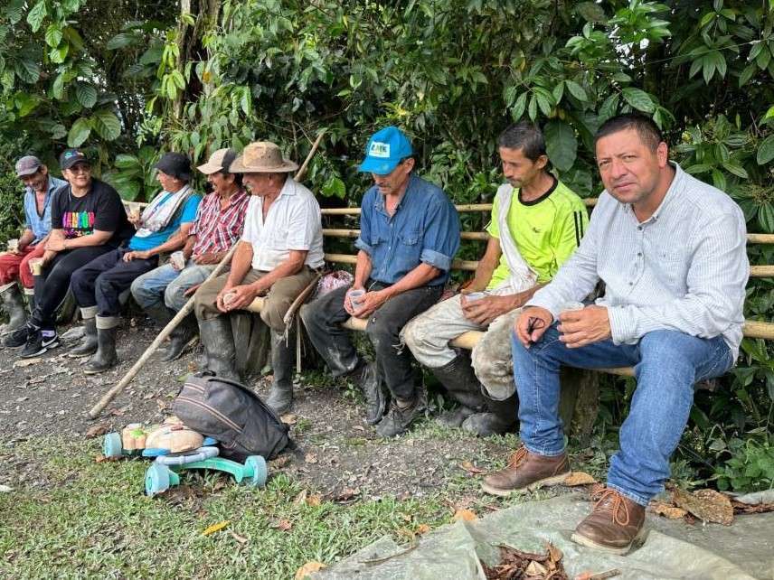 Gran jornada de limpieza de vías en veredas de Villagómez
