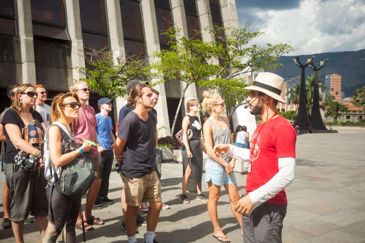 Turistas extranjeros quedan varados en Colombia tras ser víctimas de robos en Medellín y Cartagena