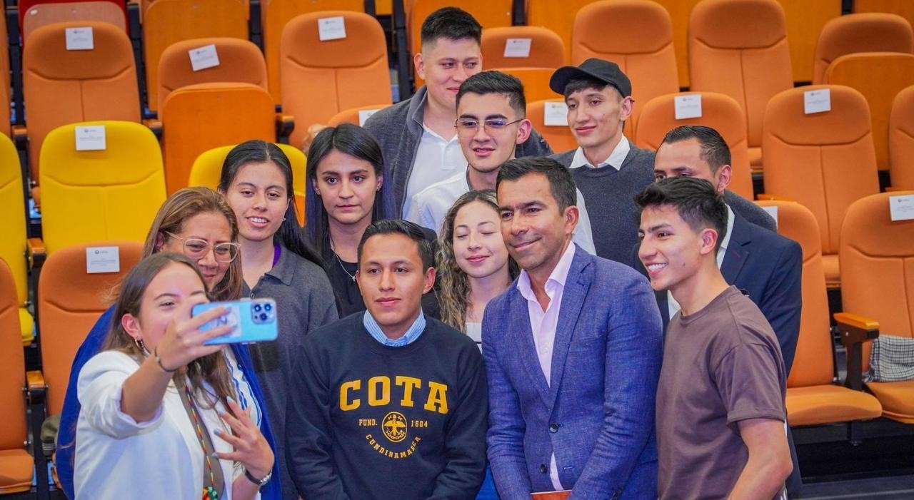 Más de 170 metas, de las 395 que tiene el PDD, impactan a la población entre 14 y los 18 años