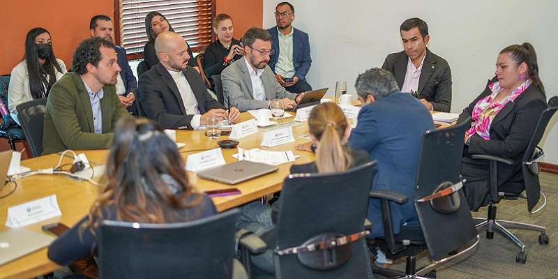 Gobierno departamental analiza proyectos estratégicos de movilidad regional