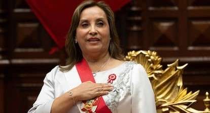 Fiscalía denuncia por homicidio a la presidenta de Perú Dina Boluarte