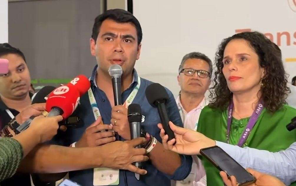 Soacha se convierte en el primer municipio en impulsar la movilidad sostenible con taxis eléctricos