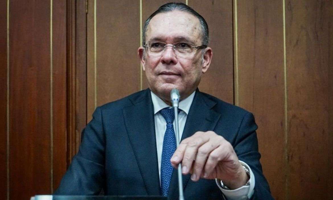 Presidente del Senado critica reforma laboral del Gobierno