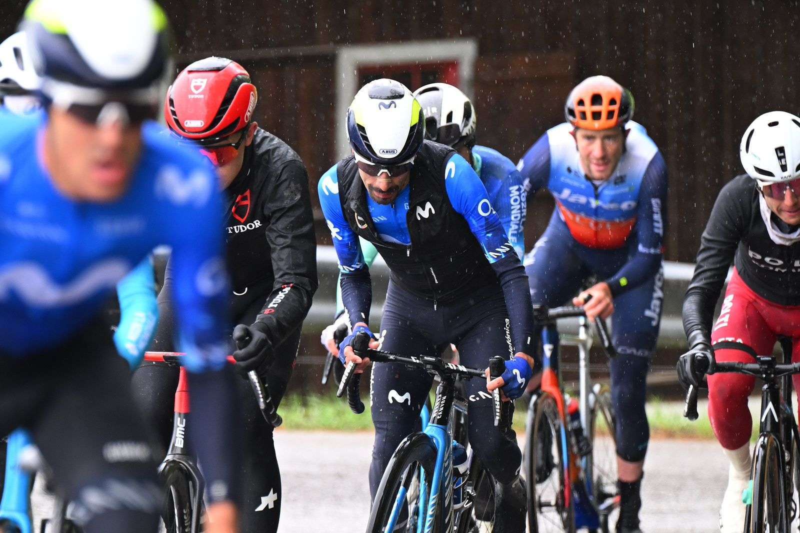 Iván Sosa brilló en la tercera etapa del Tour de Los Alpes