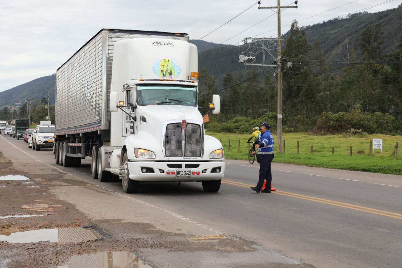 Éxito en primera jornada de restricción de carga pesada en Chía