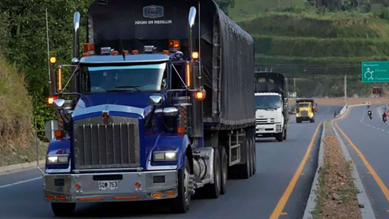 Transporte de carga por las vías de Colombia muestra crecimiento histórico