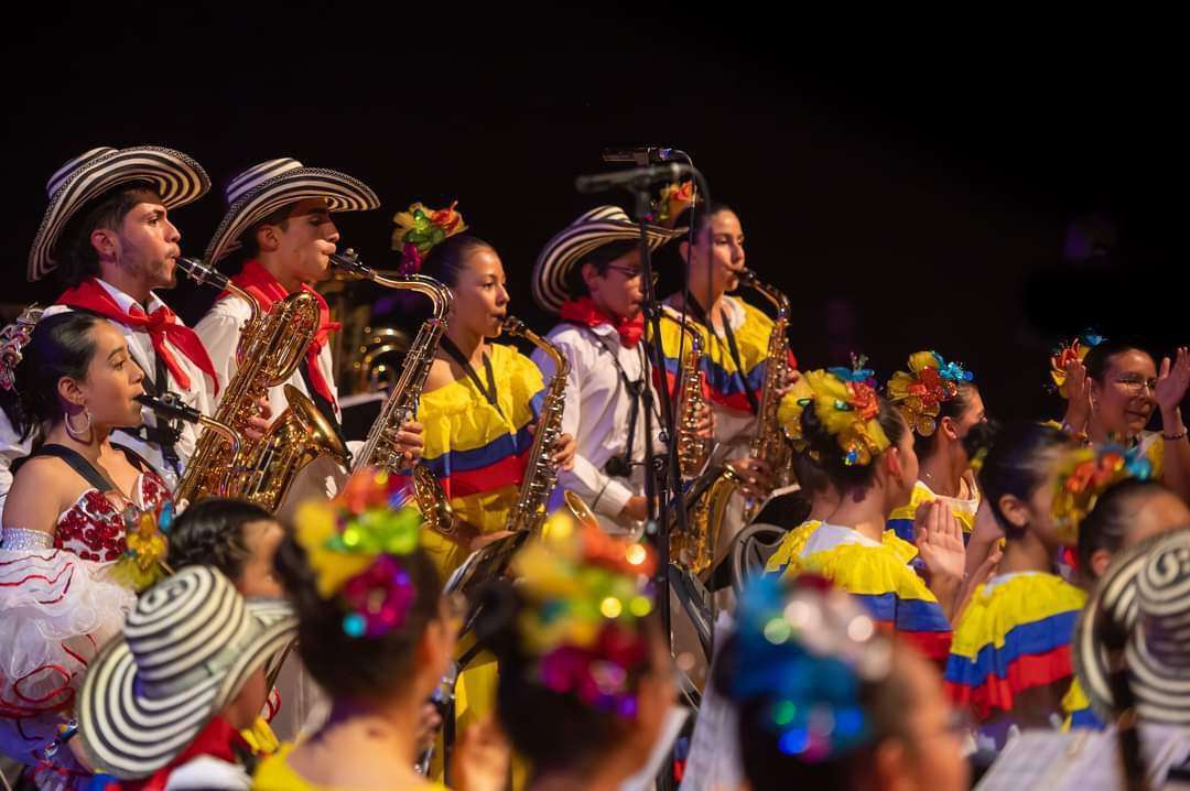 El maestro Fidel Ángel Chavarro Peñaloza impulsa la educación musical en Vianí, Cundinamarca