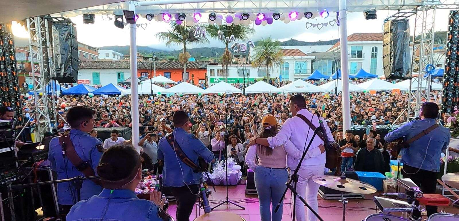 Chipaque celebró el día de la madre y la familia con concierto carranguero