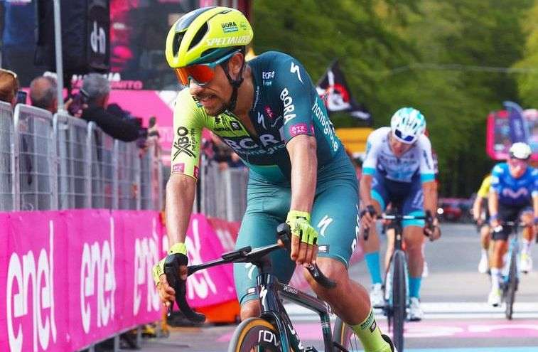 Daniel Martínez ascendió al puesto 27 del ranking mundial de ciclistas