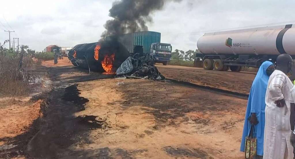 Explosión de camión cisterna deja 59 muertos
