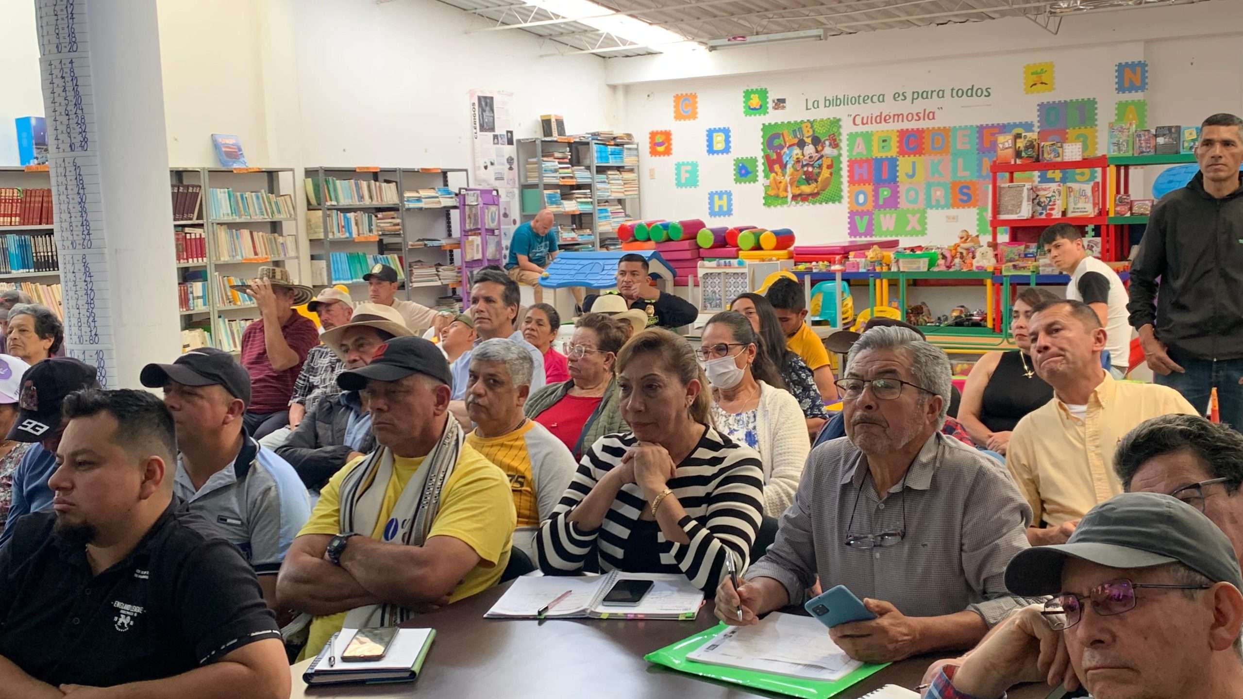 Inició fase de socialización de la actualización catastral en Manta