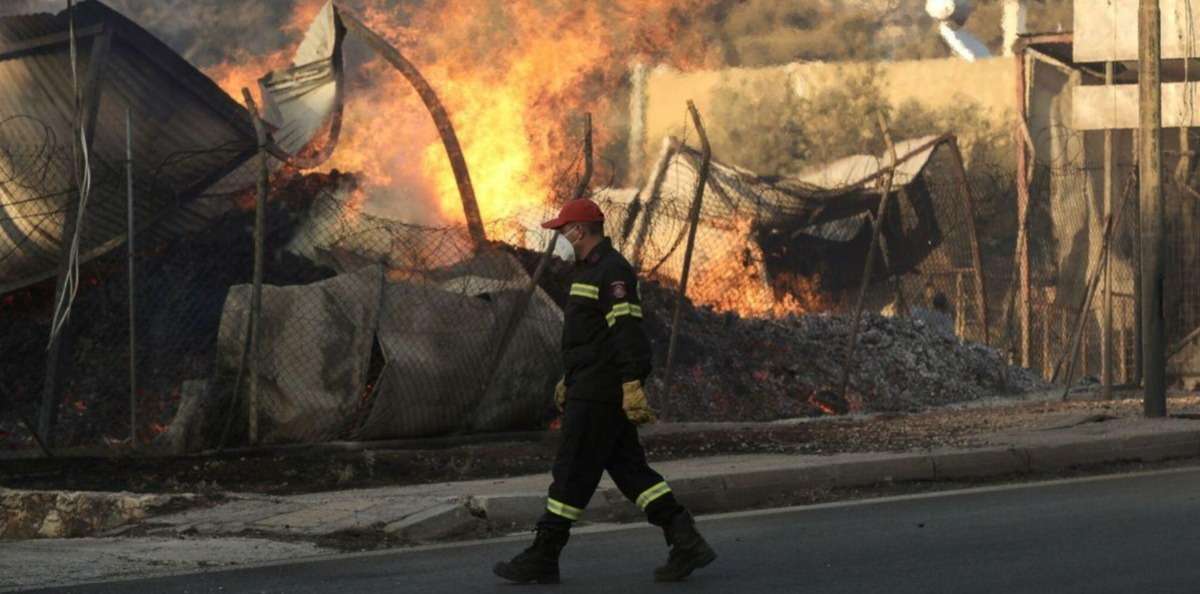 50.000 evacuados y 10.000 hectáreas quemadas en el incendio que amenaza Atenas
