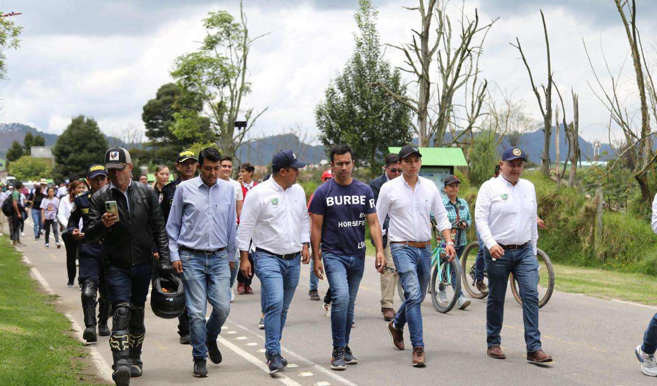 Gobernador Jorge Rey visitó Tabio en su gira “Nos comprometemos a”