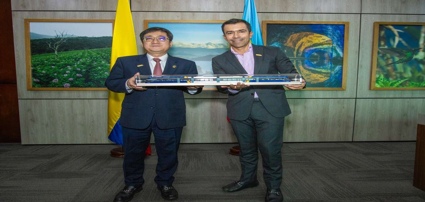 Fundación de Esteban Chaves y empresas privadas donan bicicletas para eliminar barreras de acceso a la educación en Tenjo