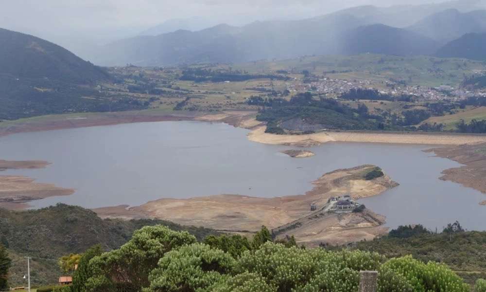 Nivel de embalses en Colombia continúa en descenso