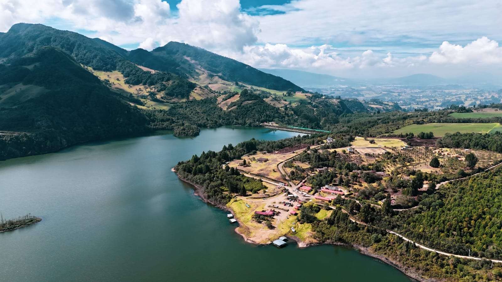 Lluvias nocturnas contribuirían a la recuperación de embalses en el centro del país