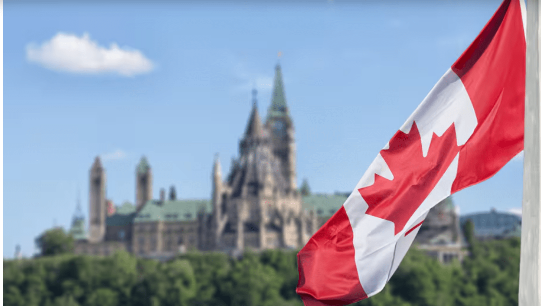 Canadá reducirá entrada de empleados extranjeros temporales