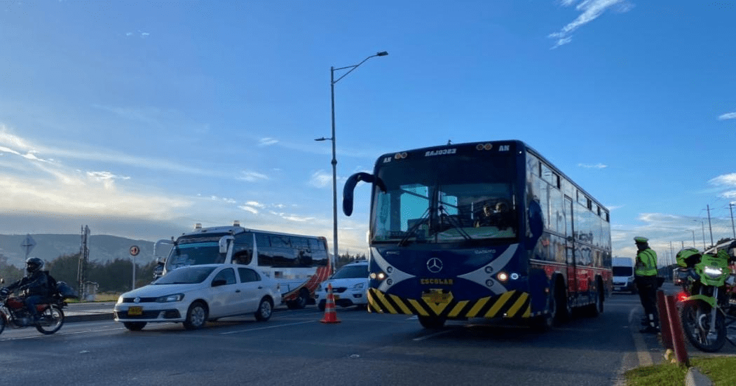 Vuelve el carril exclusivo para rutas escolares en la Autopista Norte