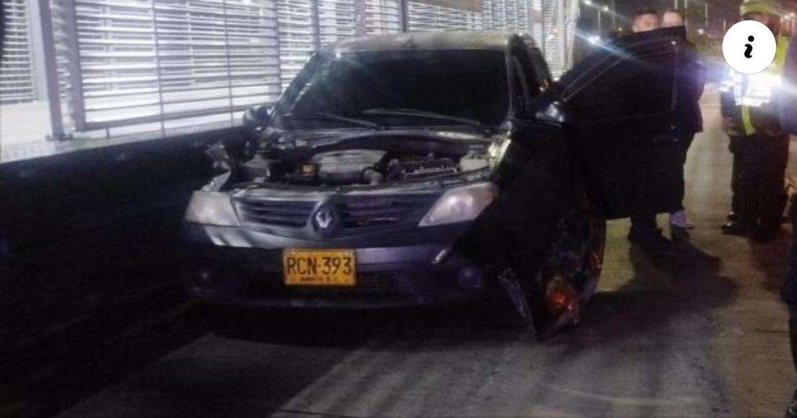 Conductor ebrio chocó con estación de Transmilenio y huyó del lugar en la madrugada