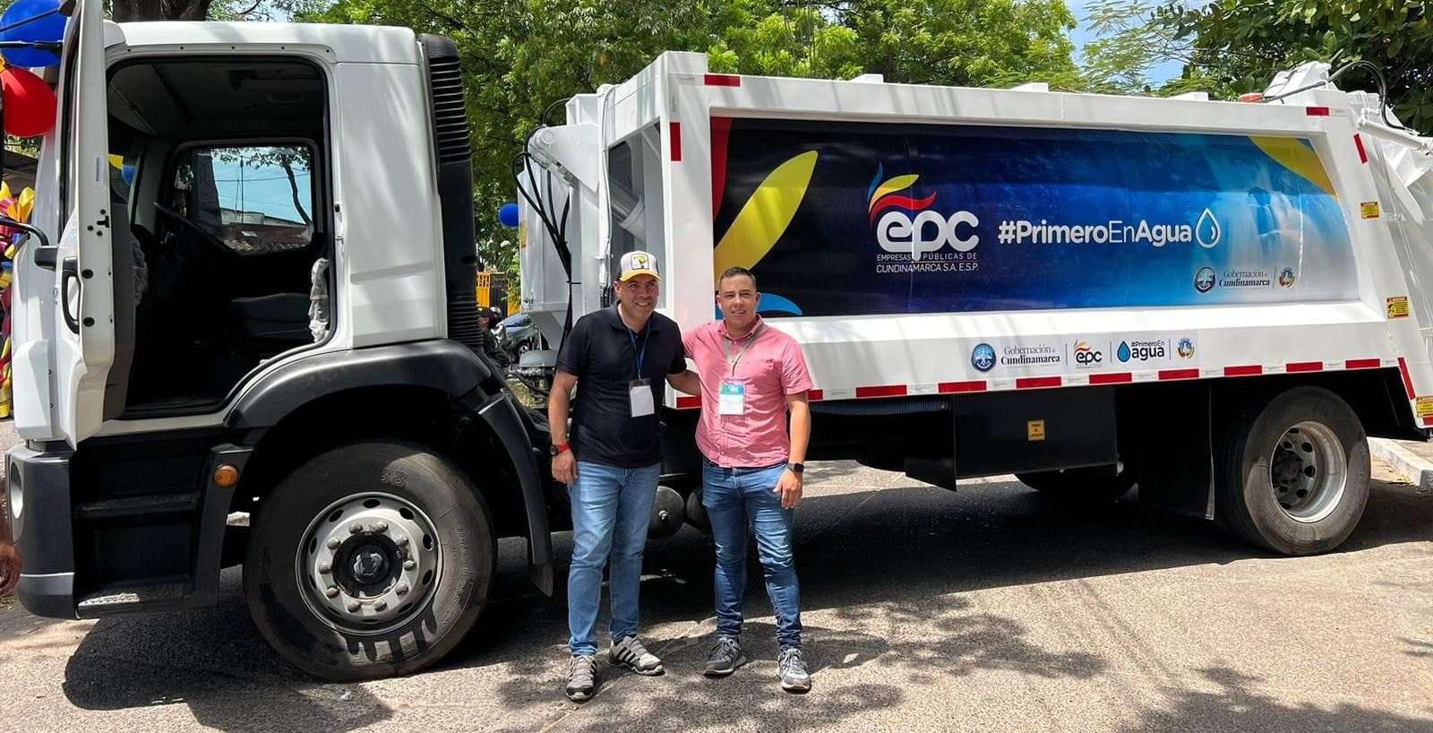 Nocaima recibe nuevo vehículo recolector compactador para mejorar la recolección de residuos