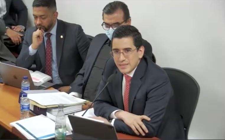 Defensa de Olmedo López asegura que grupos armados ilegales lo tienen como objetivo militar