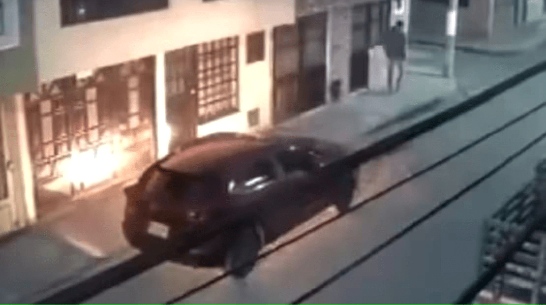 Hombre prendió fuego a carro de concejal Óscar Fernández