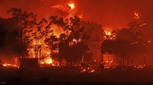 Grecia evacúa la histórica ciudad de Maratón por incendios forestales