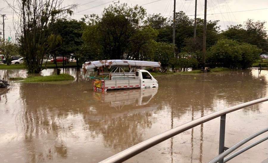 Emergencia en la Autopista Norte afecta movilidad en Sabana Centro