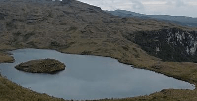 El misterio de la Laguna de Yerbabuena: una serpiente gigante y tesoros de oro