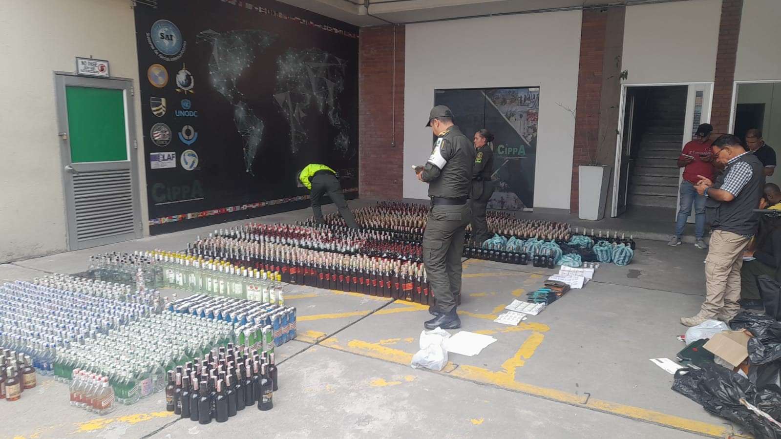 Duro golpe contra la distribución de licor adulterado