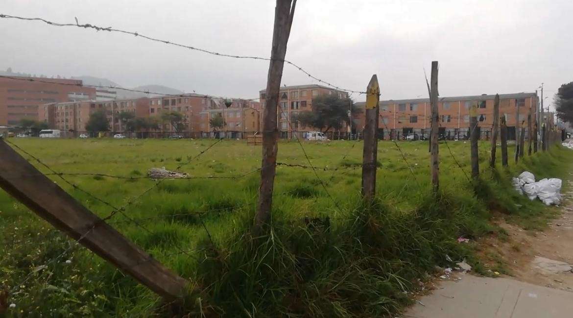 Habitantes del Conjunto Residencial Yacarí denuncian inseguridad y abandono de lote vecino