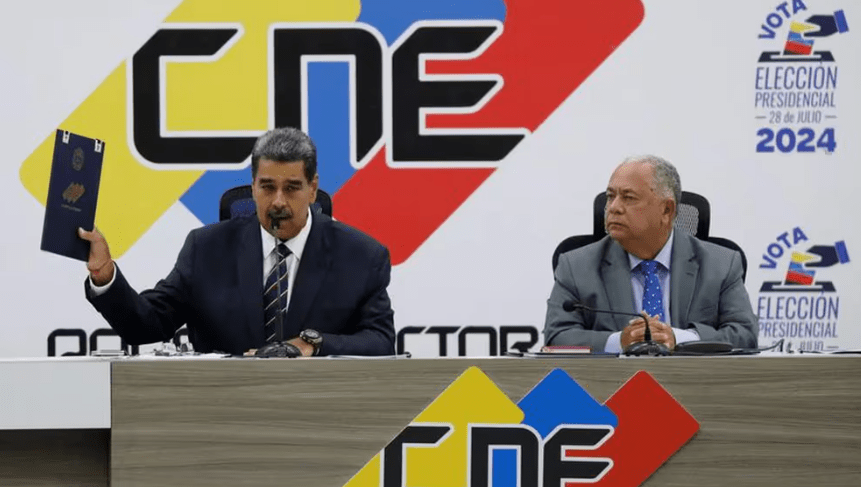 Maduro anuncia cambios en su gabinete para enfrentar crisis política