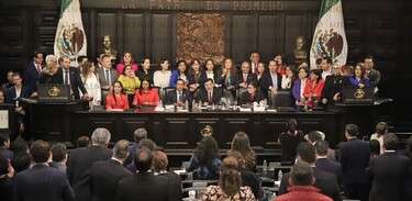 México aprueba la reforma judicial en medio de protestas
