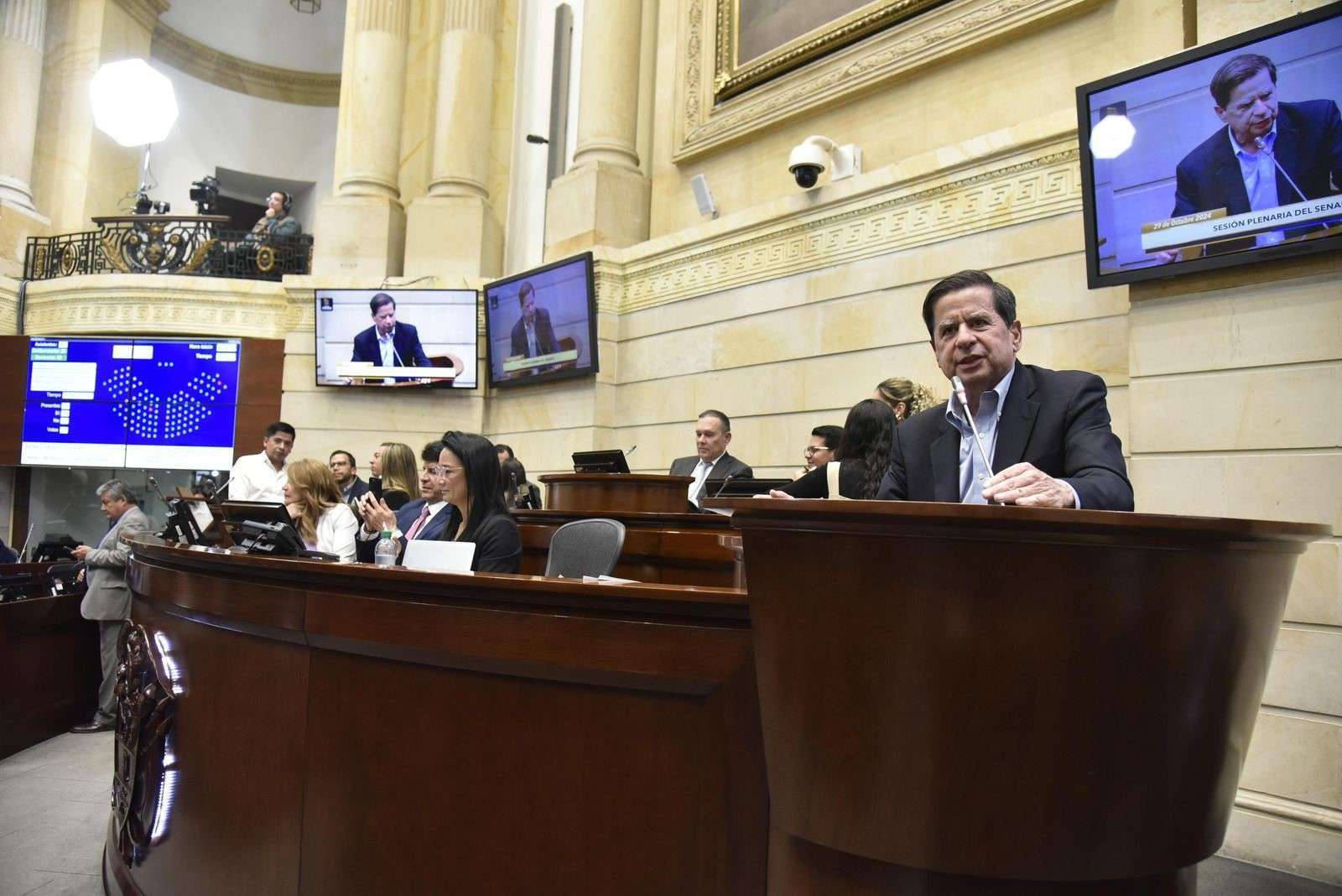 Senado da luz verde en sexto debate a la reforma a la Constitución que impulsa la autonomía territorial en Colombia