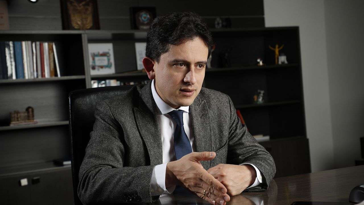 Luis Carlos Reyes asume como nuevo Ministro de Comercio, Industria y Turismo