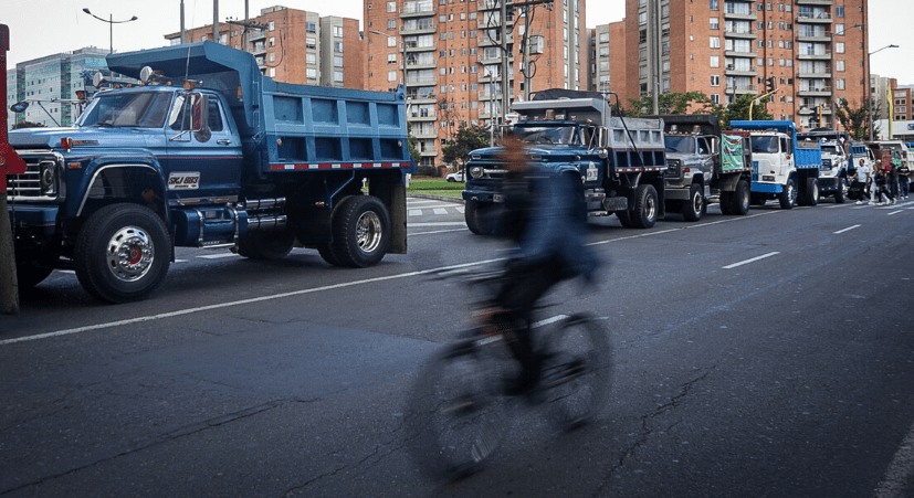 Bloqueos en vías clave de Cundinamarca y esfuerzos por garantizar movilidad