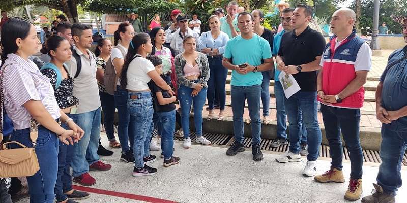 Gestión del Riesgo entregó ayudas humanitarias a familias afectadas por vendaval en Caparrapí